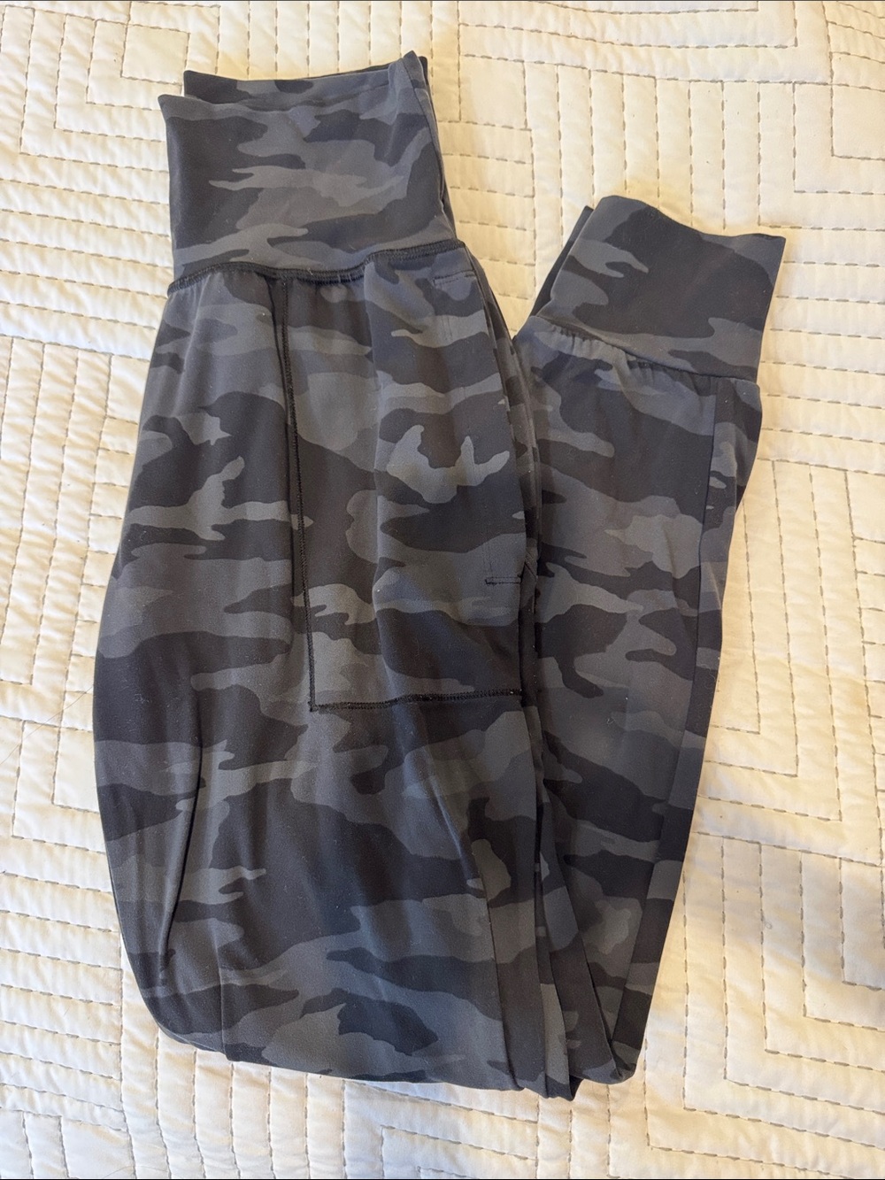 Athleta Girls Gray Camo High-Waist Leggings